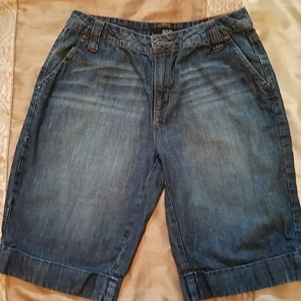 a.n.a. DENIM SHORTS (sz 4)